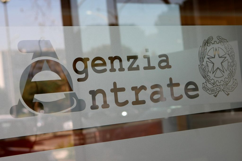 Tassa di bonifica, protesta davanti all’Agenzia delle Entrate