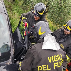 Frontale sulla Provinciale a Offida: ferita una donna, trasportata in eliambulanza al “Torrette” Frontale sulla Provinciale a Offida: ferita una donna, trasportata in eliambulanza al “Torrette”