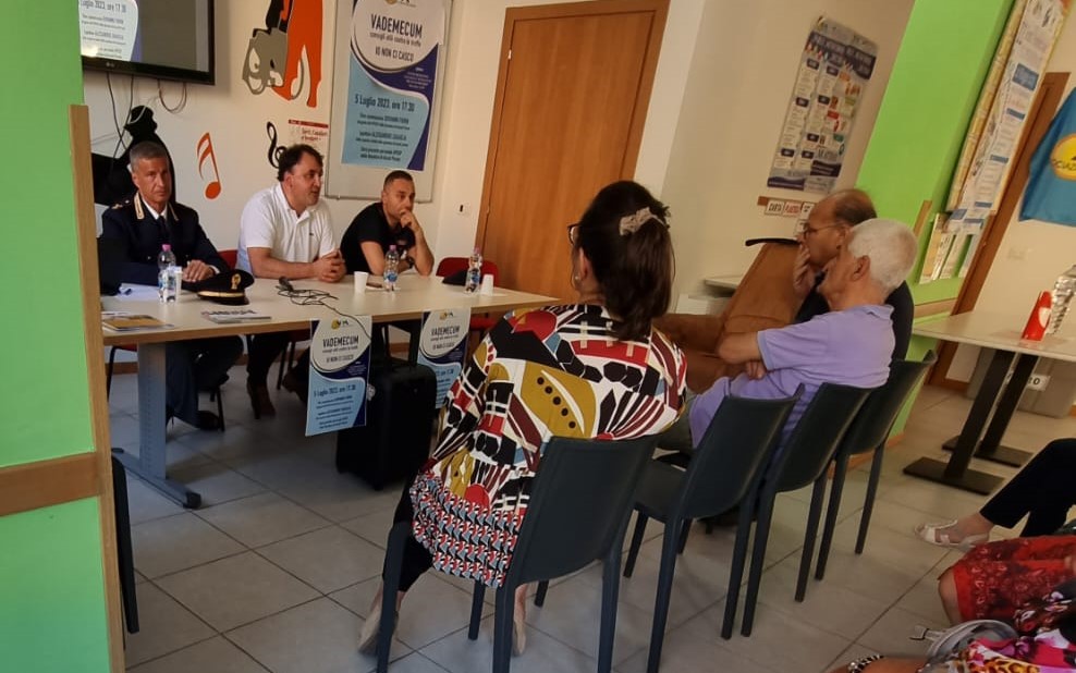 Truffe agli anziani, la Polizia non abbassa la guardia e punta sulla prevenzione