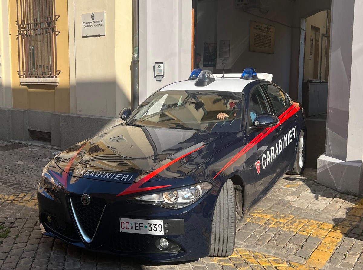Padre e figlio spacciavano droga: arrestati