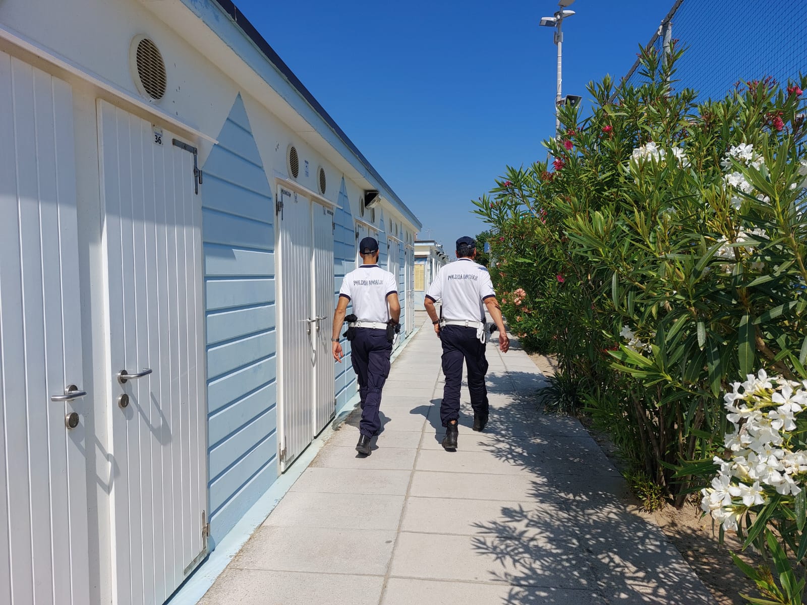 Serve alcolici a clienti ubriachi: denunciato il gestore di un locale