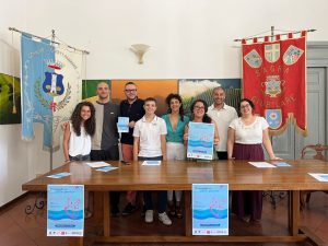 Con “Divagando in alto amore”, i giovani del territorio debuttano in teatro (Video) Con “Divagando in alto amore”, i giovani del territorio debuttano in teatro (Video)