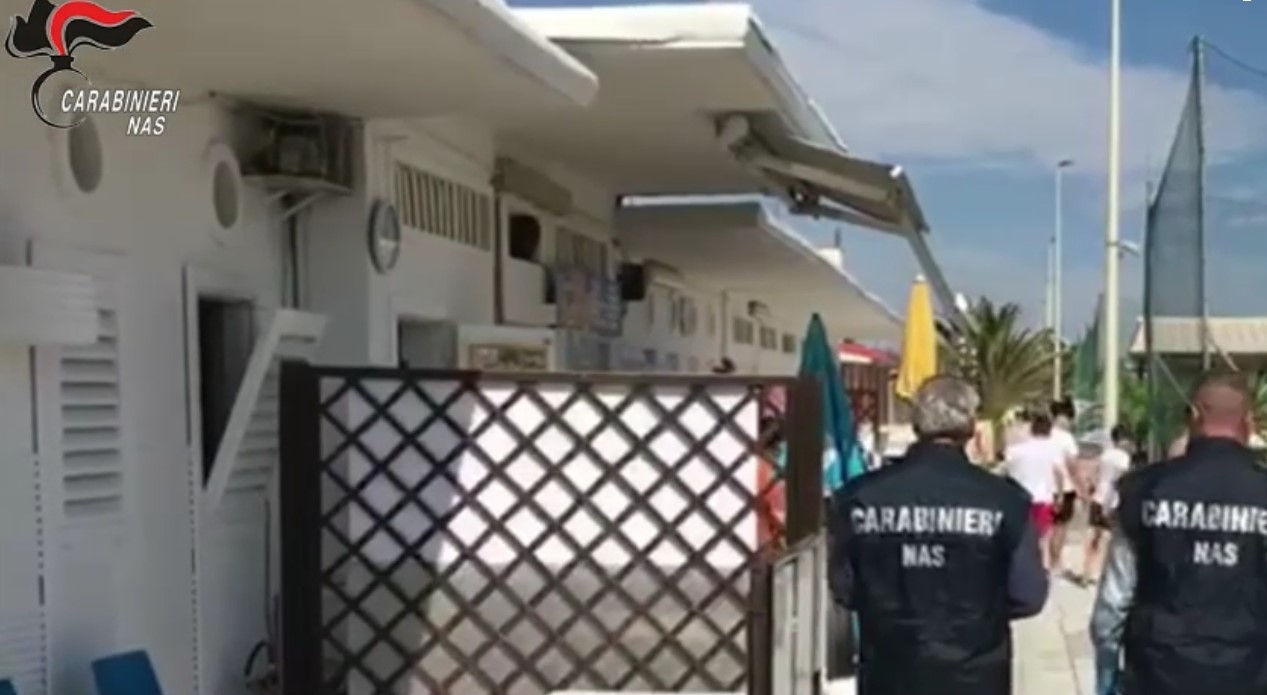 Controlli del Nas nei lidi delle Marche: anche nel Piceno fioccano sanzioni e segnalazioni