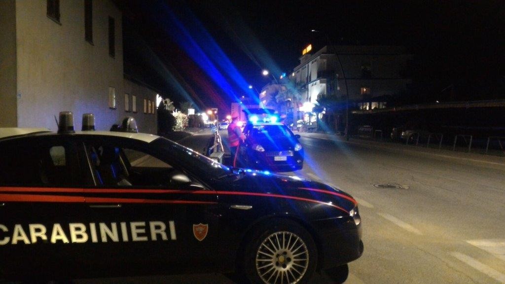 Armati e incappucciati fanno irruzione nella villa di un noto imprenditore: «Mia moglie terrorizzata»