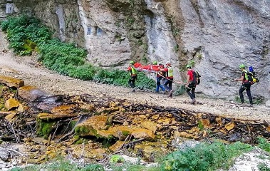 Escursionista cade e resta ferita: raggiunta da Soccorso Alpino e Vigili del fuoco, portata all’ospedale di Ascoli