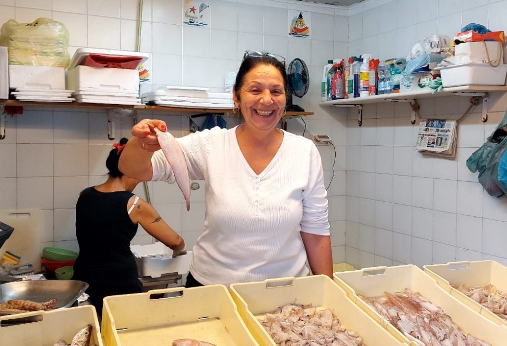 Mare mosso, poco pesce e prezzi su: lo stop al “fermo pesca” non regala sorrisi alla marineria <span> (Video e foto)