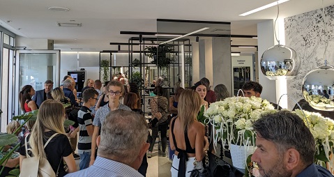 La grande festa degli Allevi: emozioni e spettacolo per i primi 20 anni in via Napoli <span> (Le foto) La grande festa degli Allevi: emozioni e spettacolo per i primi 20 anni in via Napoli <span> (Le foto)