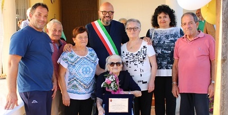 Ripatransone, la longevità è qui: festa per la centenaria Oneglia Bartolomei
