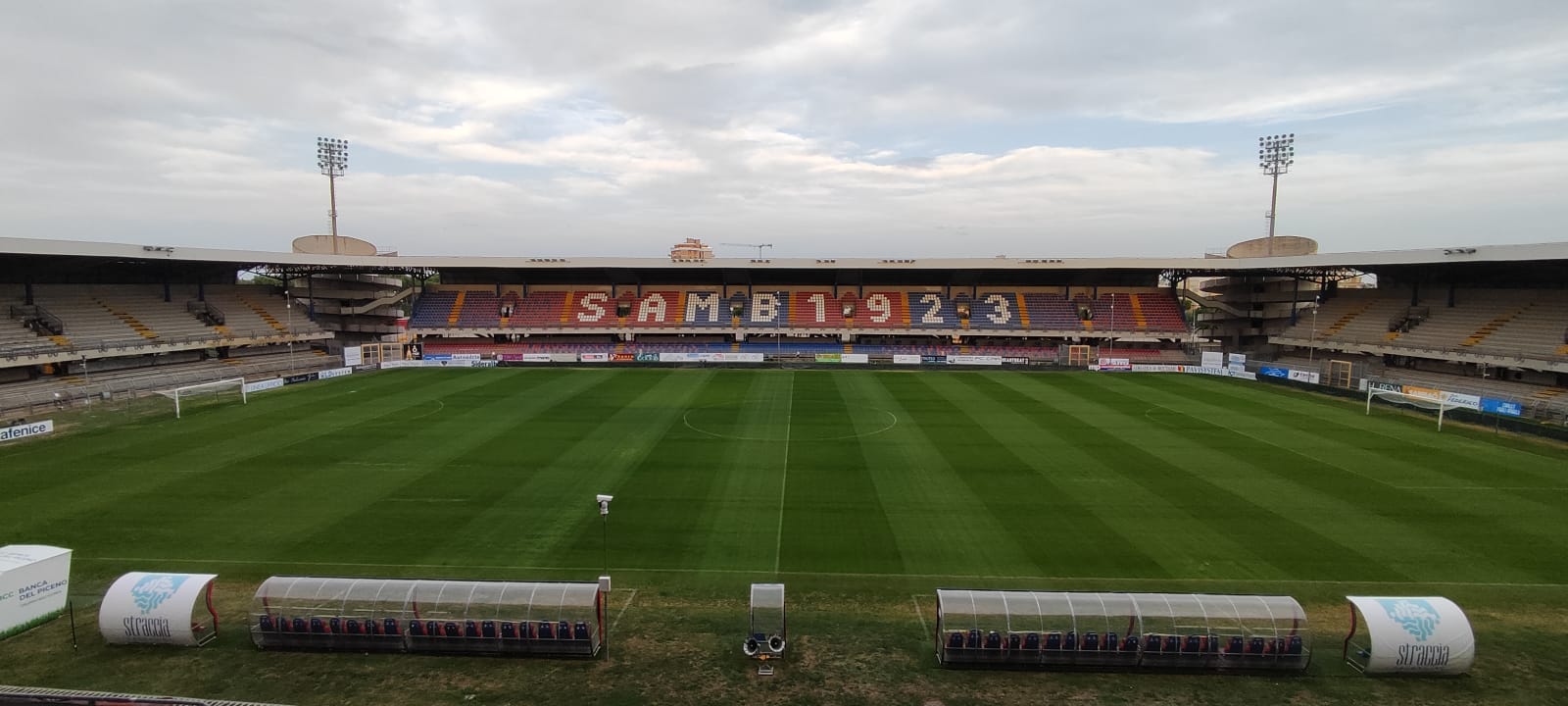 Samb: Lauro verso il 4-3-3 e allenamenti a porte chiuse, De Angelis: «Da Cesena in giù questa piazza senza pari»