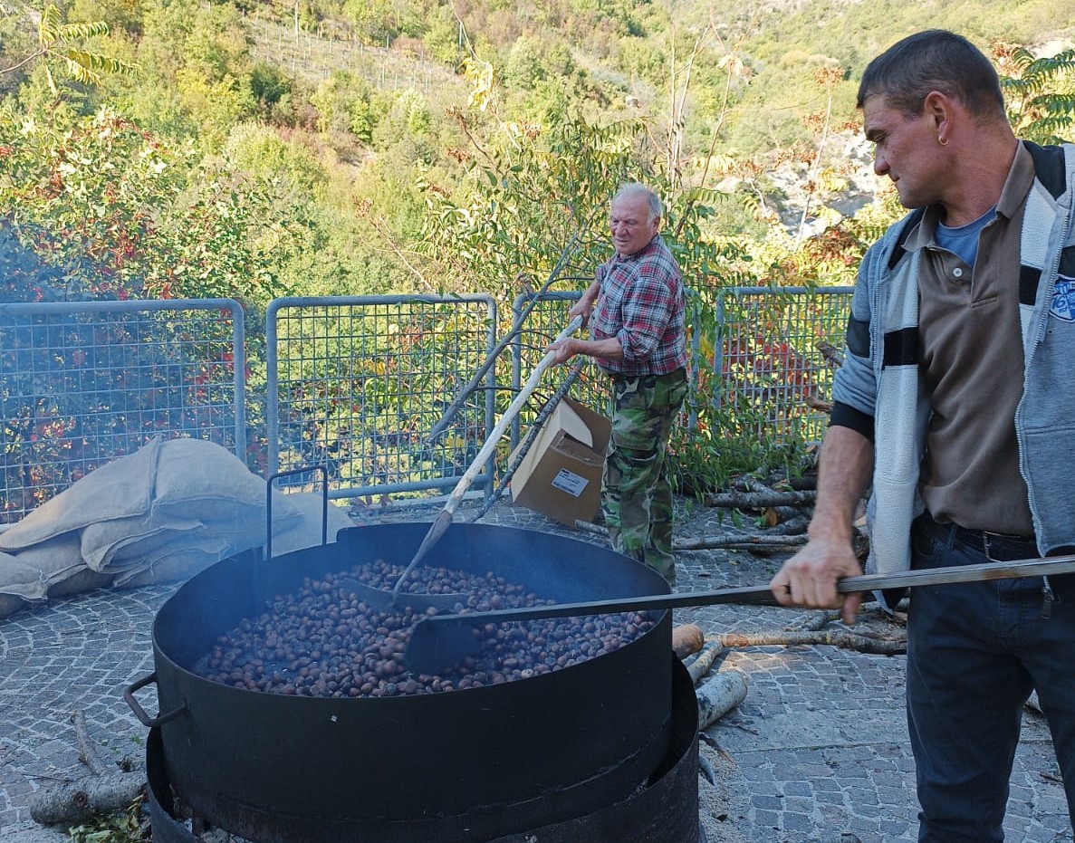Caldarroste, tartufi e non solo: al via la “Festa d’Autunno”, riapertura speciale per Castel di Luco