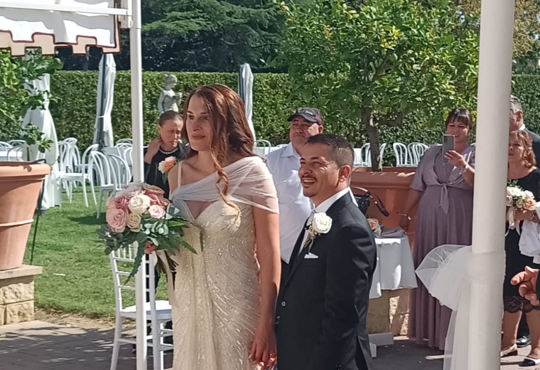 Lei diventa uomo, lui una donna: Maura ed Emanuele si sono sposati