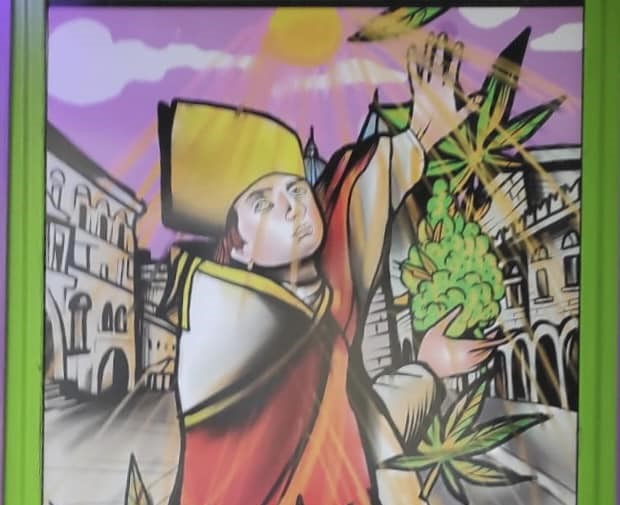 Sant’Emidio alle prese con la marijuana, l’immagine che fa discutere