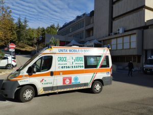 Frontale sulla Salaria al bivio per Roccafluvione: 23enne in codice rosso al “Mazzoni”