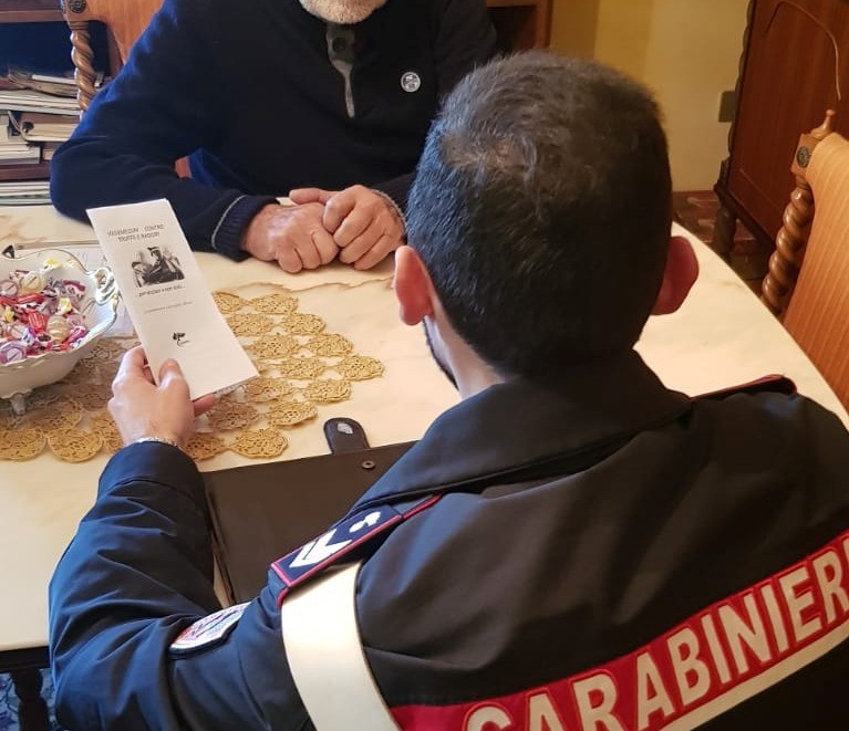 Il finto carabiniere colpisce ancora: 81enne derubata di 2.500 euro