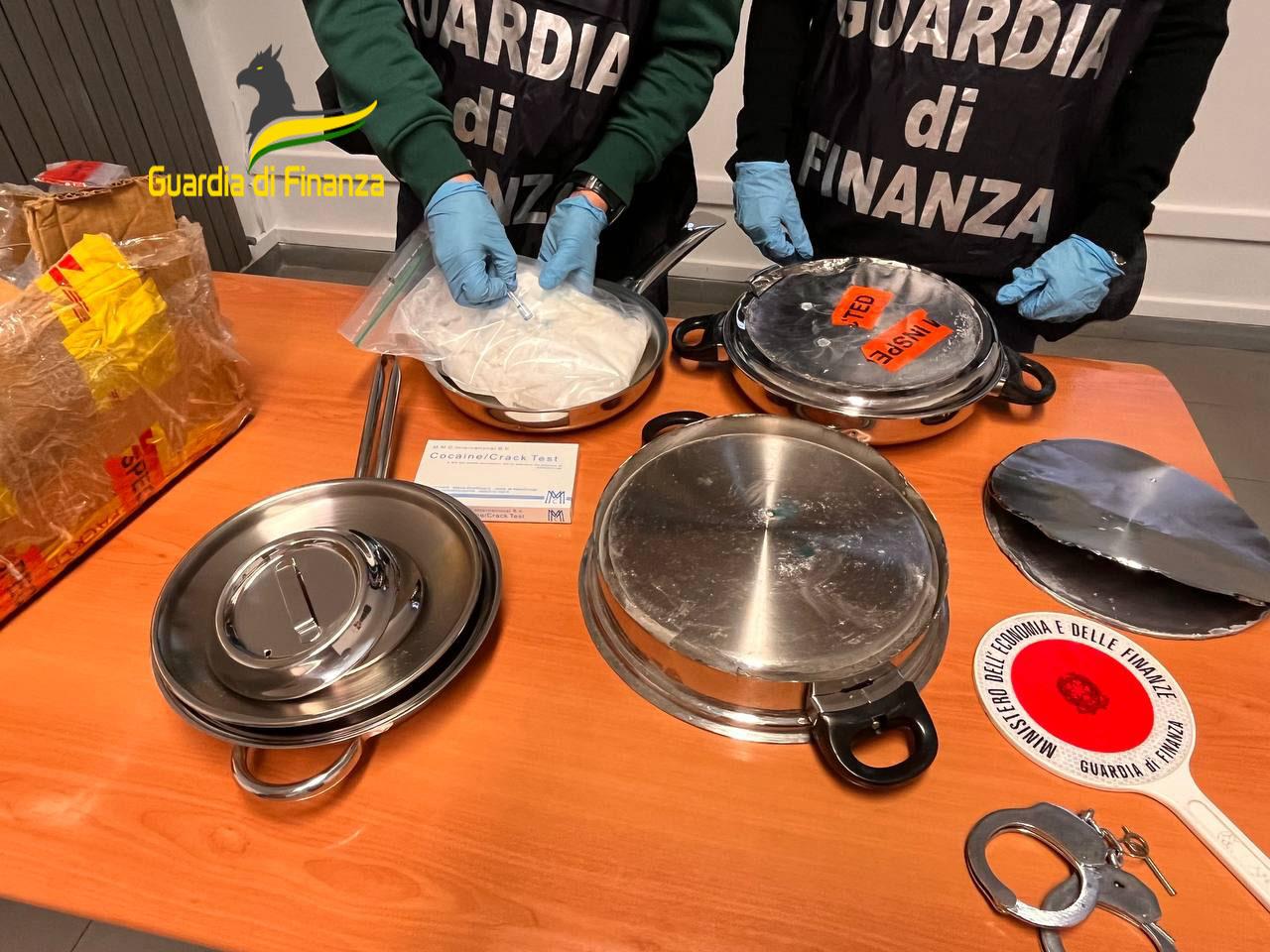 Cocaina dall’Ecuador a Cupra Marittima nel doppiofondo di un tegame: arrestata una donna per traffico internazionale di droga <span> (Video)