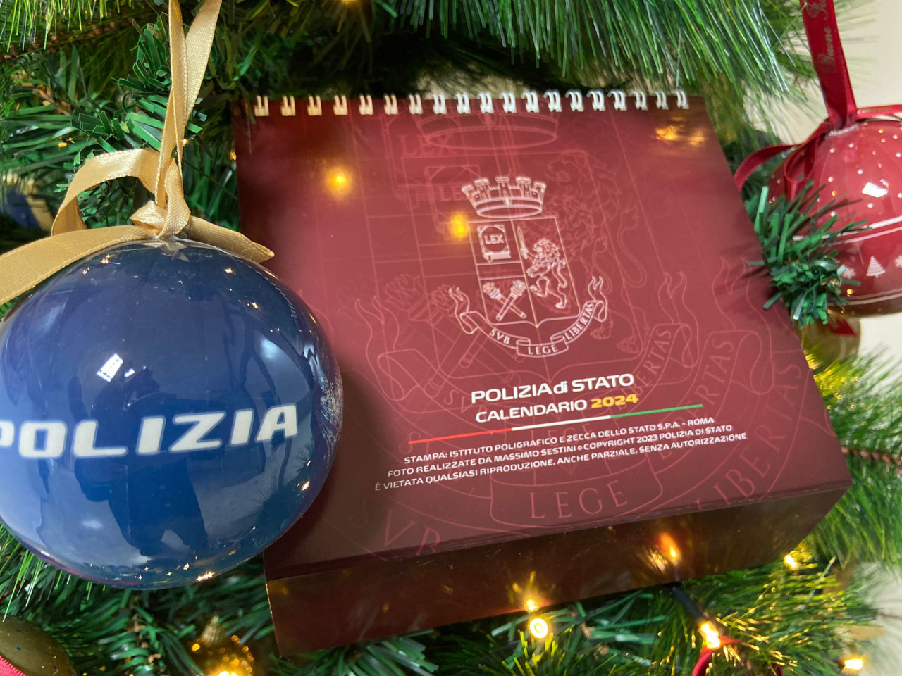 Presentato dal questore Simonelli il calendario 2024 della Polizia di Stato