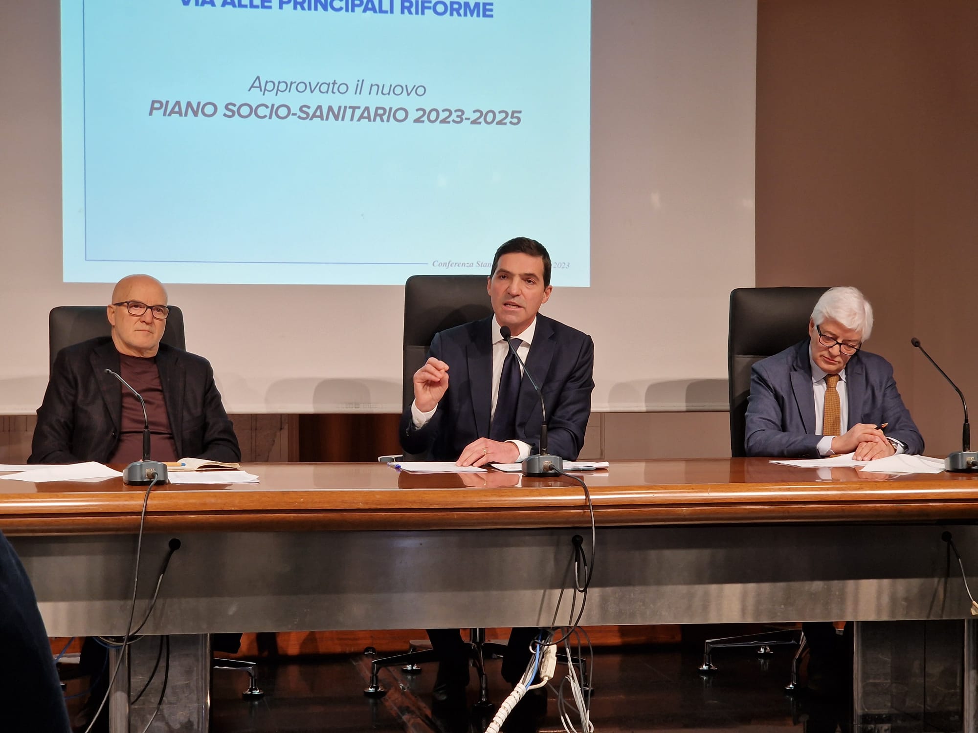 Acquaroli e il poker di riforme («il 2023 è stato l’anno della svolta»), il G7 della Salute nelle Marche