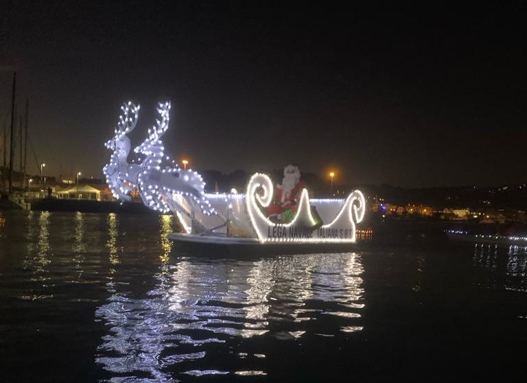 “Babbo Natale arriva dal mare” ed è magia a San Benedetto