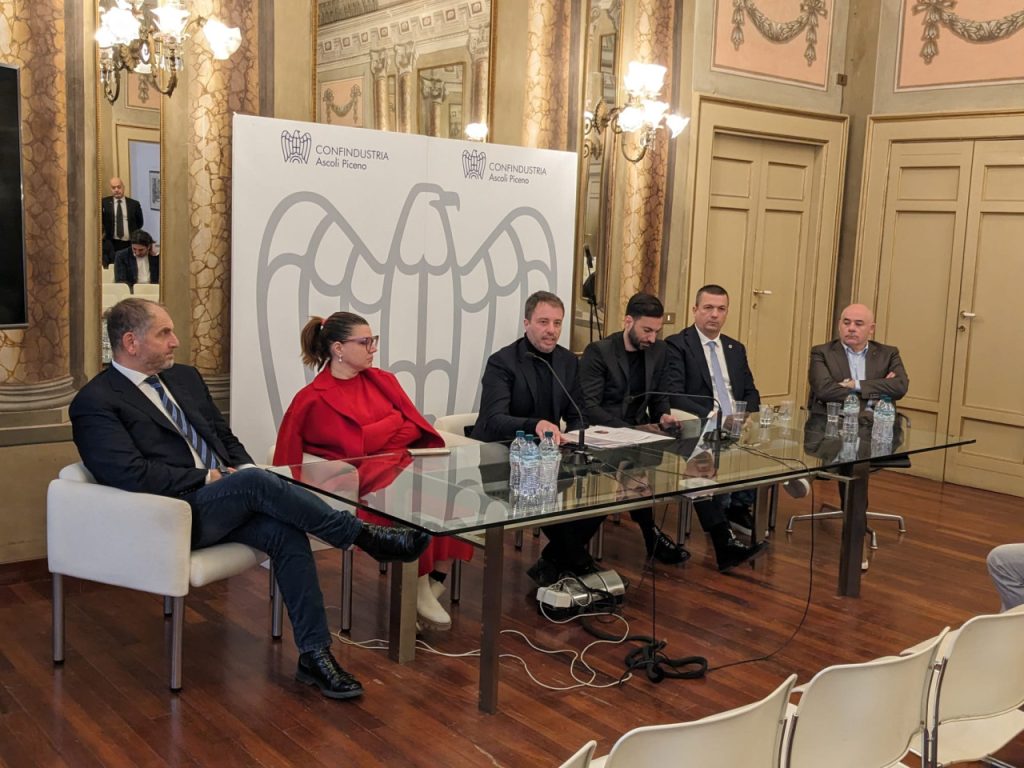 Confindustria fa il punto sul futuro del Piceno: «1000 posti di lavoro nel 2024 e oltre 500 milioni di investimenti nel biennio» <span> (Video e foto)