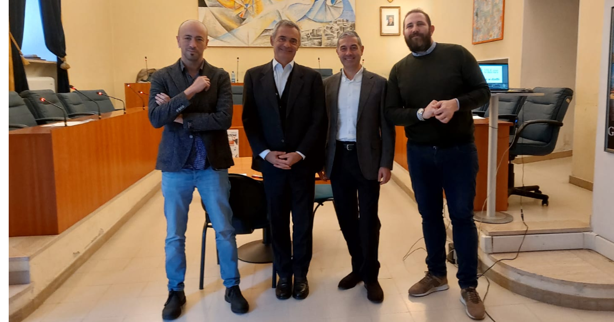 Partecipazione, incontro a Grottammare con De Rita (Censis): «Dai Comuni possibili risposte alla crisi italiana»