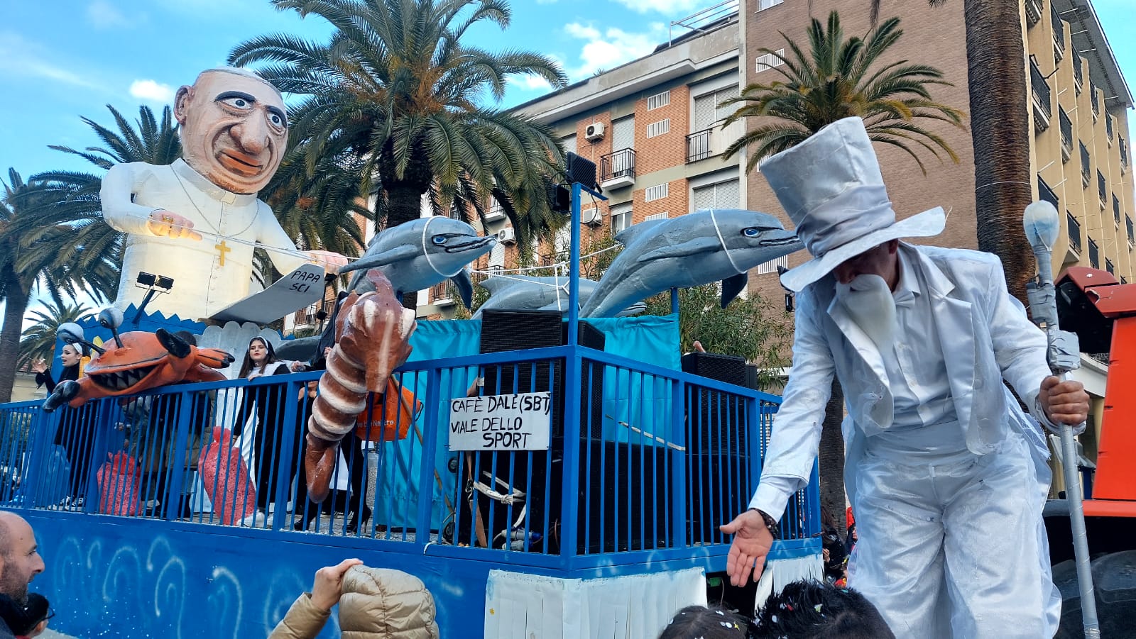 Carnevale Sambenedettese, alla Rotonda un pieno di famiglie con bambini <span> (Foto)