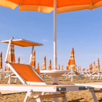 Dal pallone al fumo: vita in spiaggia, le regole da rispettare