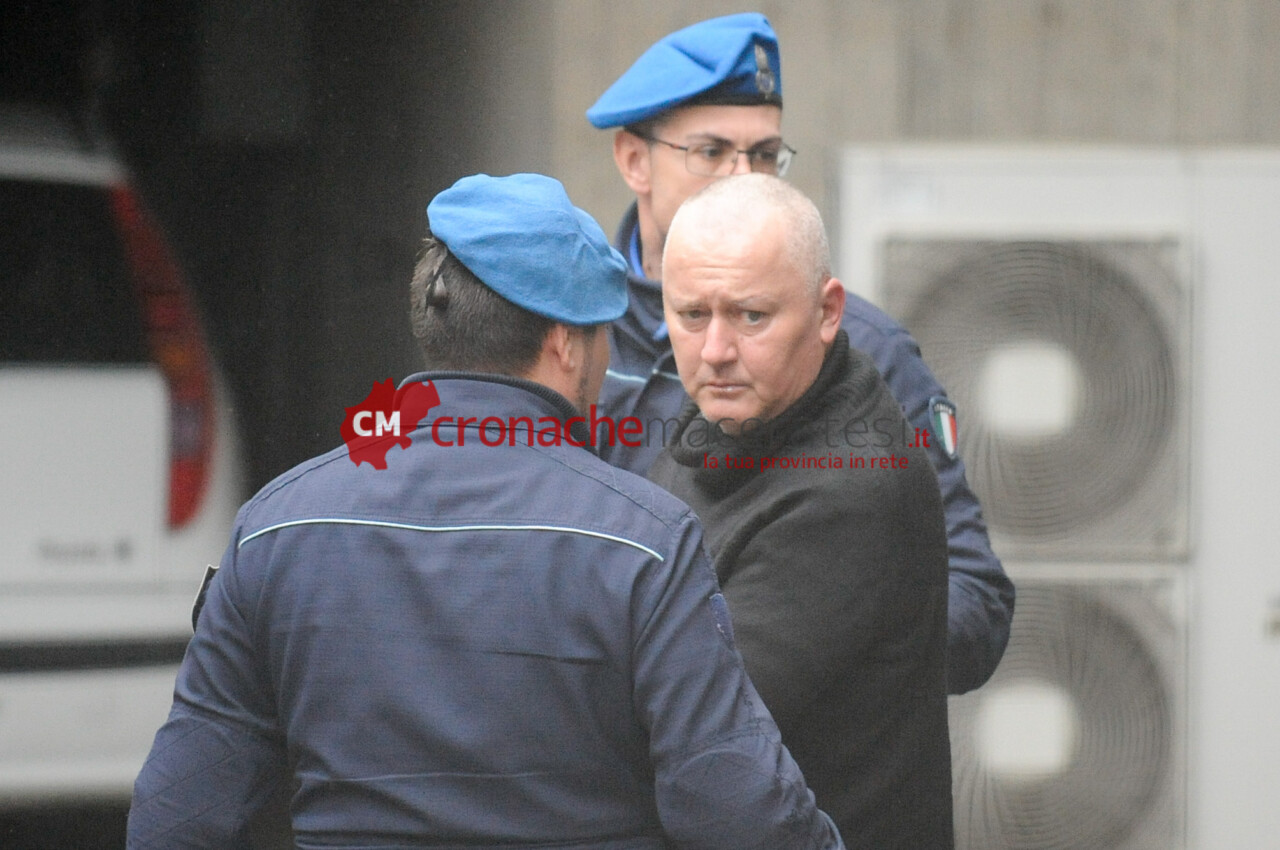 Uccise la madre, assolto per vizio totale di mente: «Quel giorno in lei vedeva il diavolo»