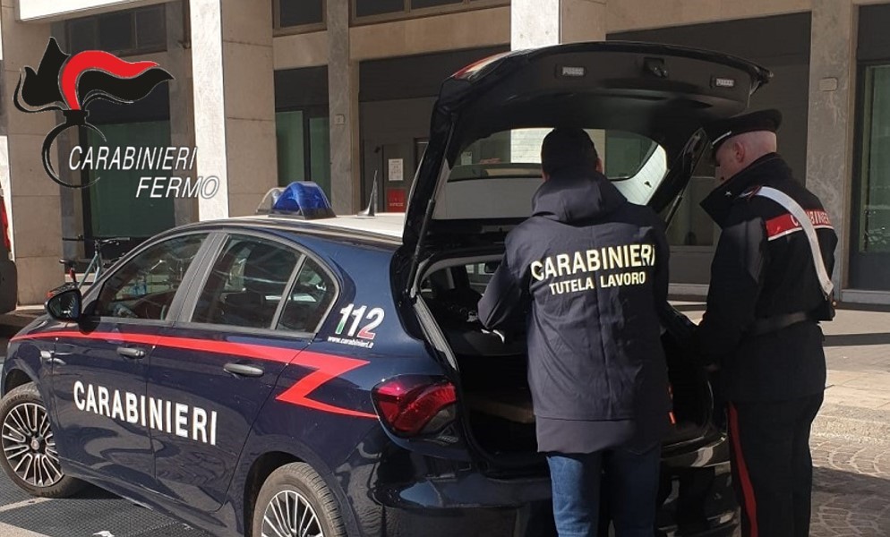 A lavoro senza dispositivi di sicurezza: denunciati due giovani operai residenti ad Ascoli, cantiere sospeso