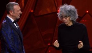 Giovanni Allevi commuove l’Italia dal palco di Sanremo: «Ho perso tanto, ma non la speranza» <span> (Video)