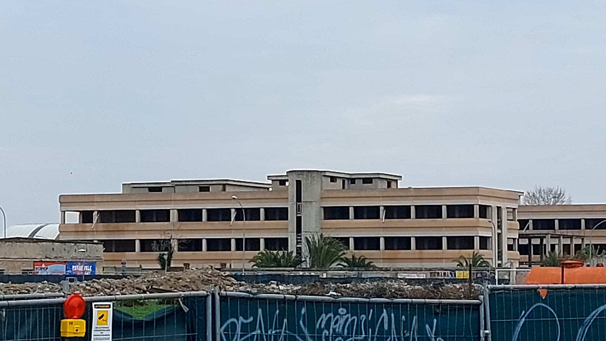 Adesso demoliamo le ex Palazzine Santarelli? Dopo il Ballarin lo skyline di San Benedetto non migliora molto