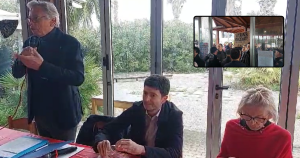 L’ex ministro Speranza a San Benedetto: «Noi guidati dalla Scienza, col senno di poi sono tutti bravi», fuori però lo contestano <span> (Video)