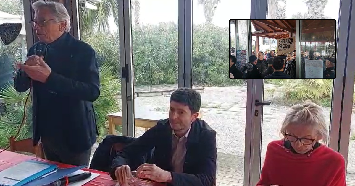 L’ex ministro Speranza a San Benedetto: «Noi guidati dalla Scienza, col senno di poi sono tutti bravi», fuori però lo contestano <span> (Video)