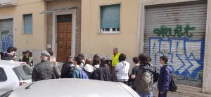 Graffitismo vandalico, lezione all’aperto per gli studenti del Liceo “Stabili-Trebbiani” <span> (Video e foto) Graffitismo vandalico, lezione all’aperto per gli studenti del Liceo “Stabili-Trebbiani” <span> (Video e foto)