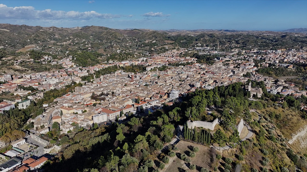 “In Ascoli”, le cento torri su Rai 5 nel documentario di Luigi Maria Perotti