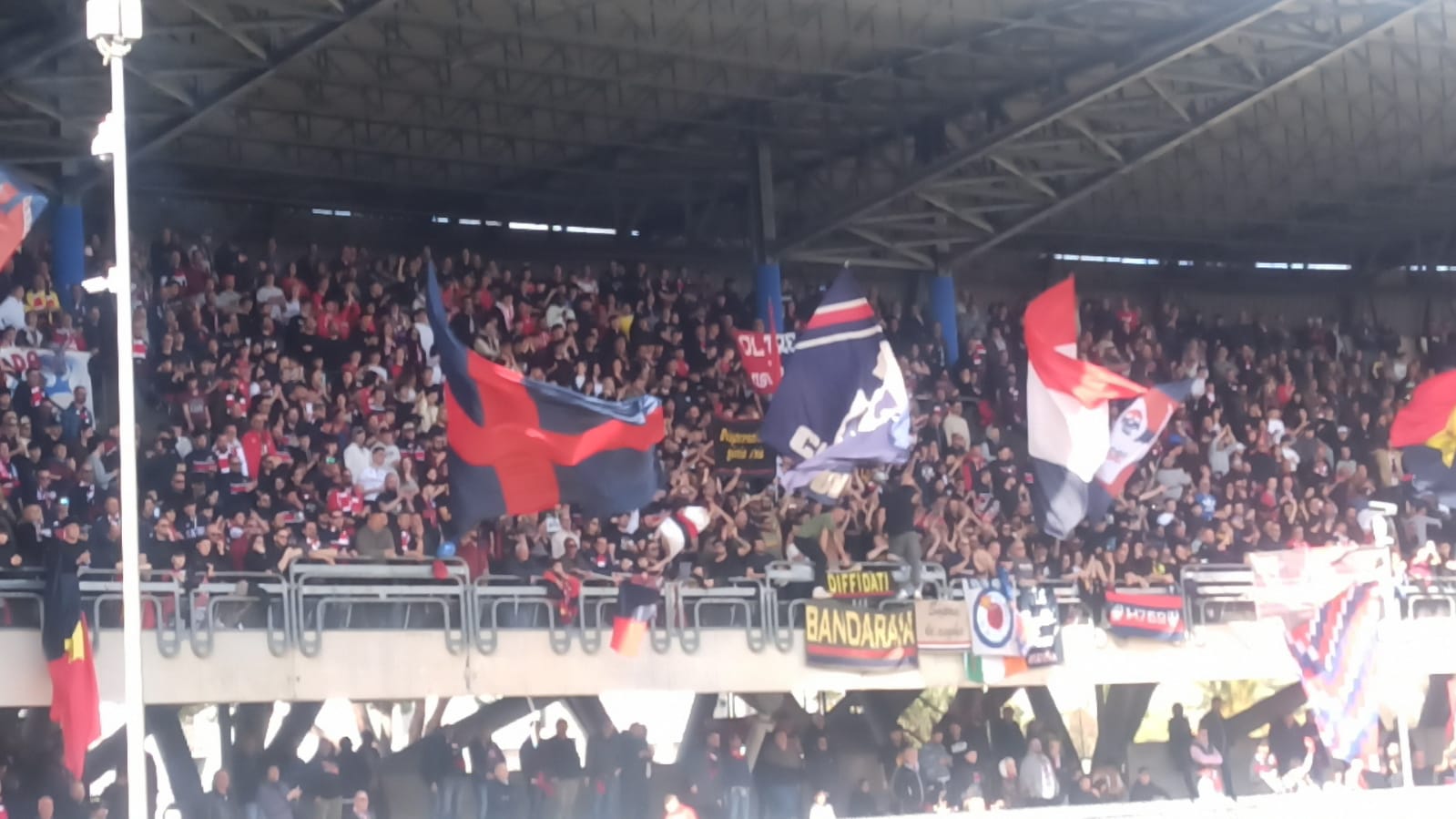 Samb-Notaresco 0-2: i rossoblù prima dormono, poi sprecano e affondano, ira Massi: «Chi non corre lasci perdere»