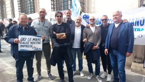 Bolkestein, balneari in piazza: «Pronti a non aprire a giugno se non otterremo risultati» <span> (Video e foto)