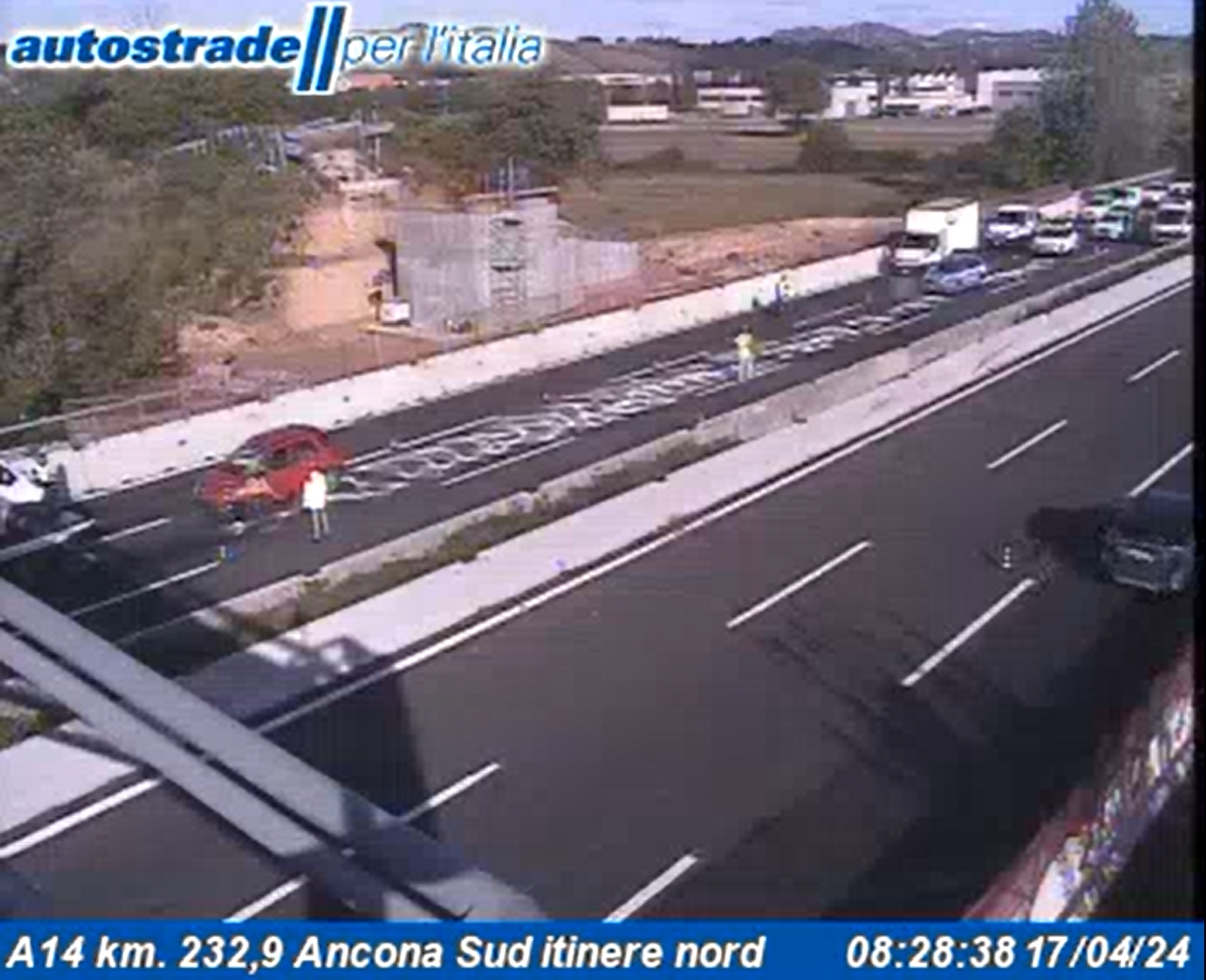 Incidente sulla A14, quattro feriti al Torrette