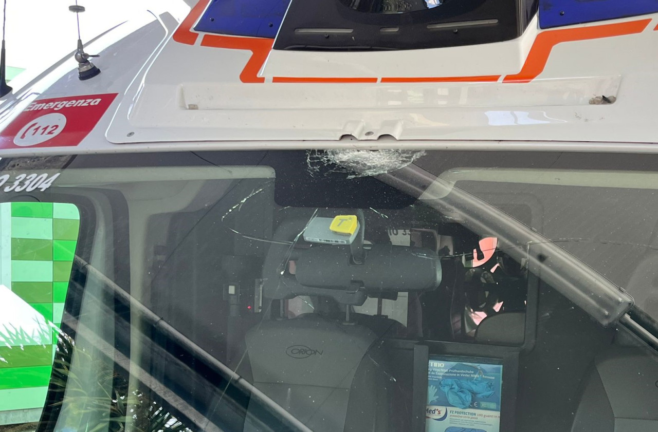 Equipaggio della Potes del 118 aggredito da ubriachi: notte di paura a Porto d’Ascoli