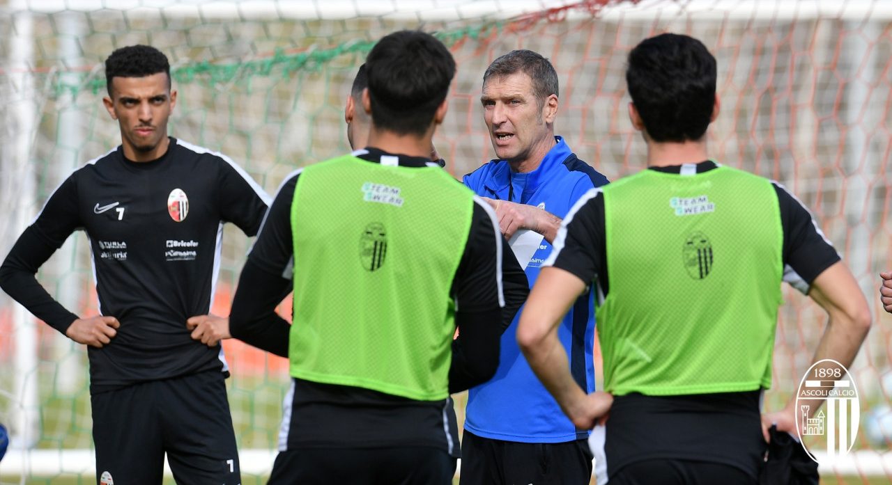 Ascoli subito al lavoro dopo il ko con lo Spezia, pesante multa dal giudice sportivo