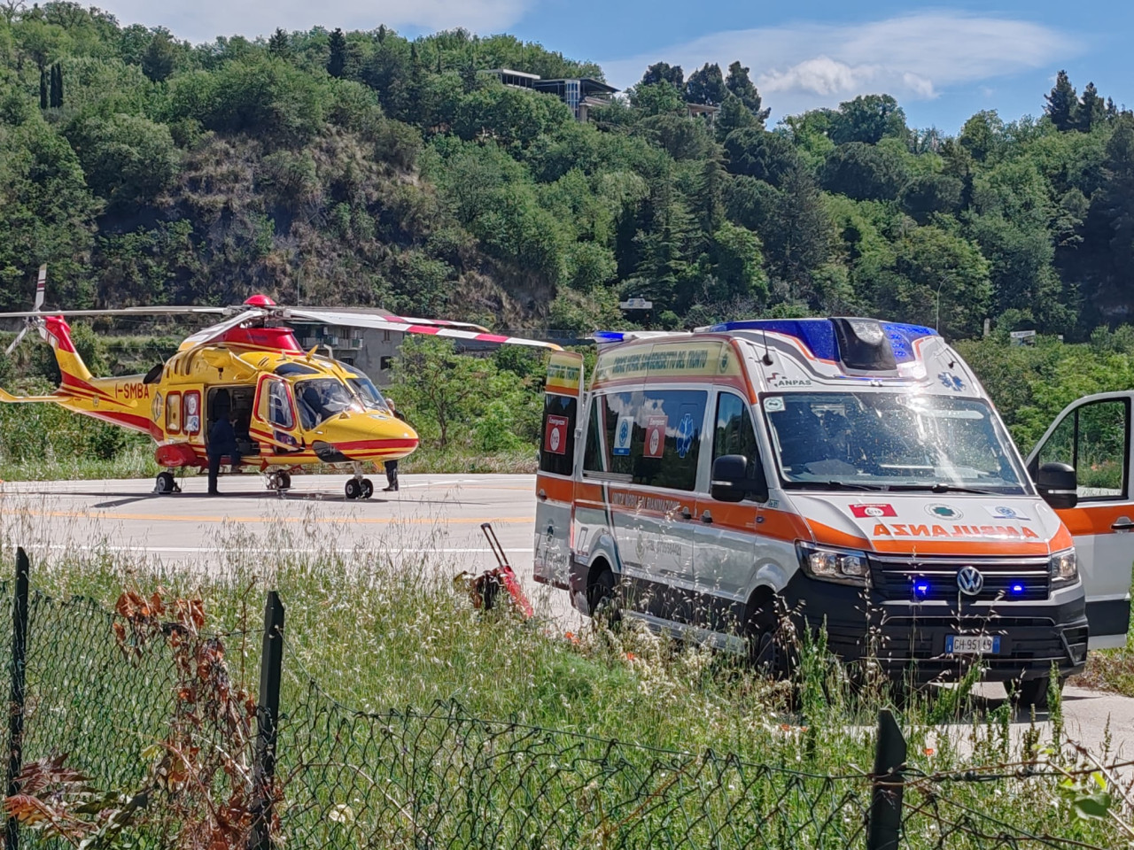 Paziente in gravi condizioni, arriva d’urgenza l’eliambulanza al Pennile di Sotto