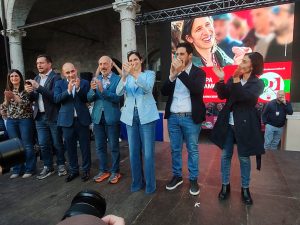 Elly Schlein ad Ascoli, messaggio chiaro: «Qui per vincere» <span> (Video e foto) </span>