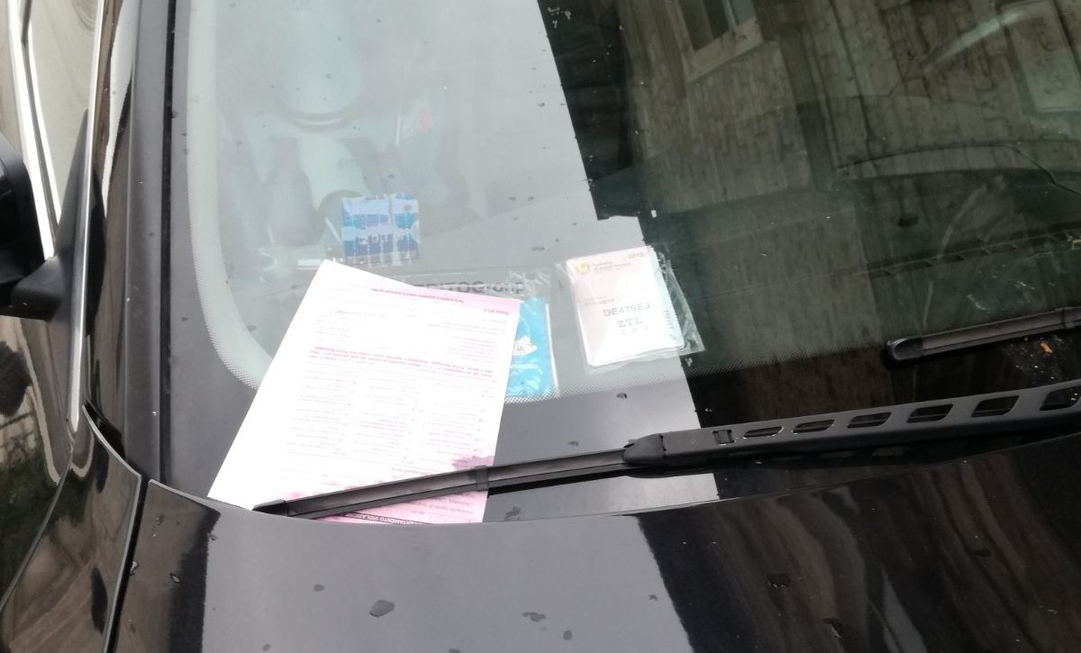 Prende una multa da 29 euro, diffama la vigilessa e ora dovrà pagare quasi 5.000 euro