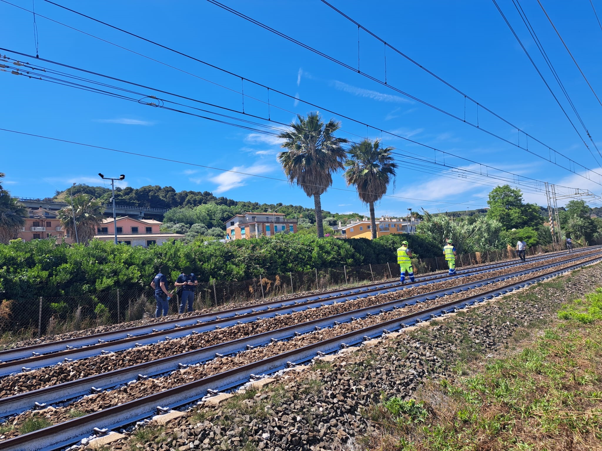 Cadavere sui binari tra Cupra e Pedaso