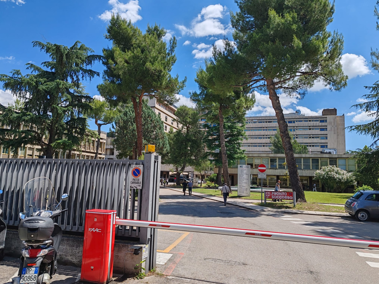 Paziente morì all’ospedale Mazzoni, sette medici accusati di omicidio colposo
