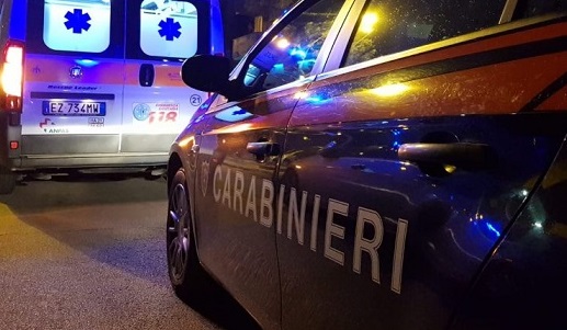 Shock nella notte: rapina in appartamento, picchiati marito e moglie