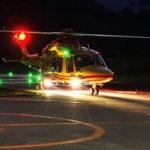 Schianto nella notte contro un’autocisterna, donna elitrasportata a Torrette