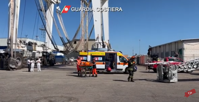 “Fiamme a bordo di un’imbarcazione al porto di San Benedetto”: ma niente paura, è stata un’esercitazione <span> (Video e foto)