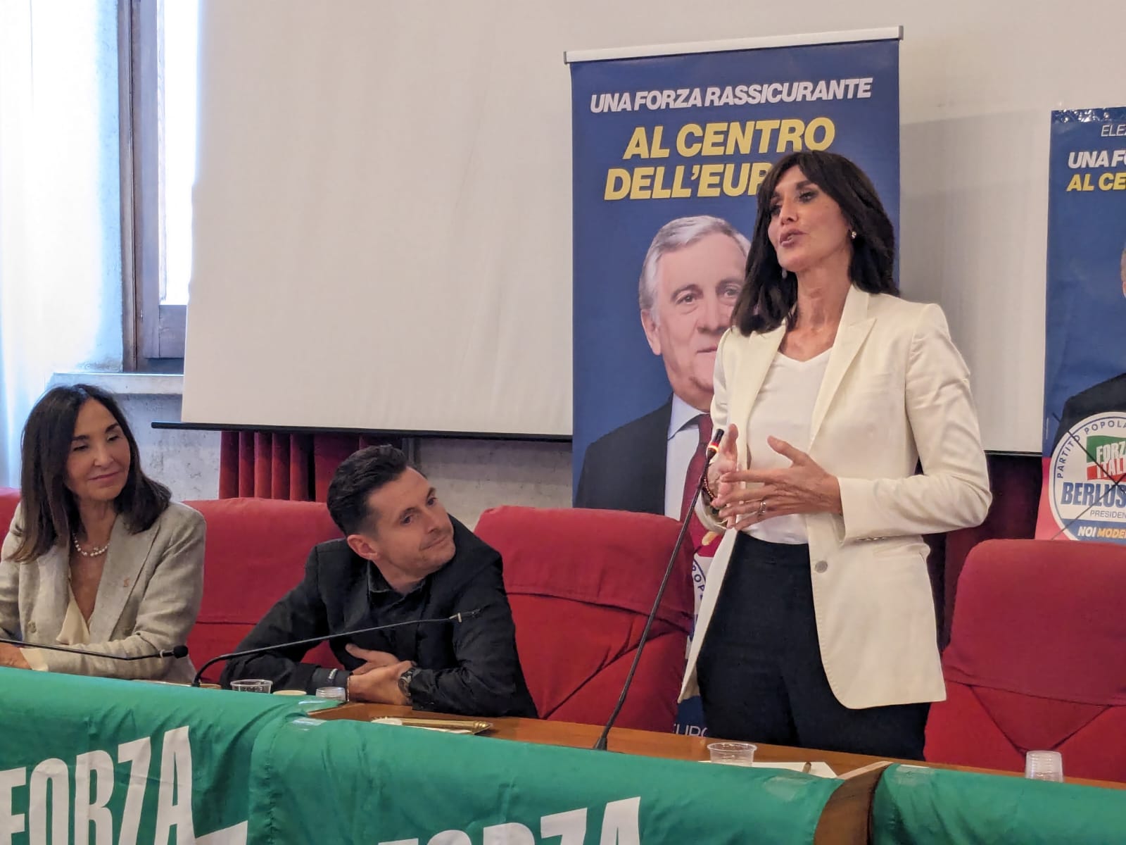 Il ministro Bernini ad Ascoli: «Lavoriamo di squadra per un’università sempre più vicina al territorio»