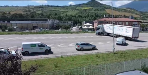 Cavalcavia sull’asse attrezzato, inversioni pericolose per chi arriva dalla Bonifica: «Urge una soluzione» <span> (Video) </span>