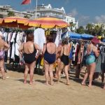 Abusivismo in spiaggia, raffica di sequestri: occhiali, bigiotteria e articoli estivi